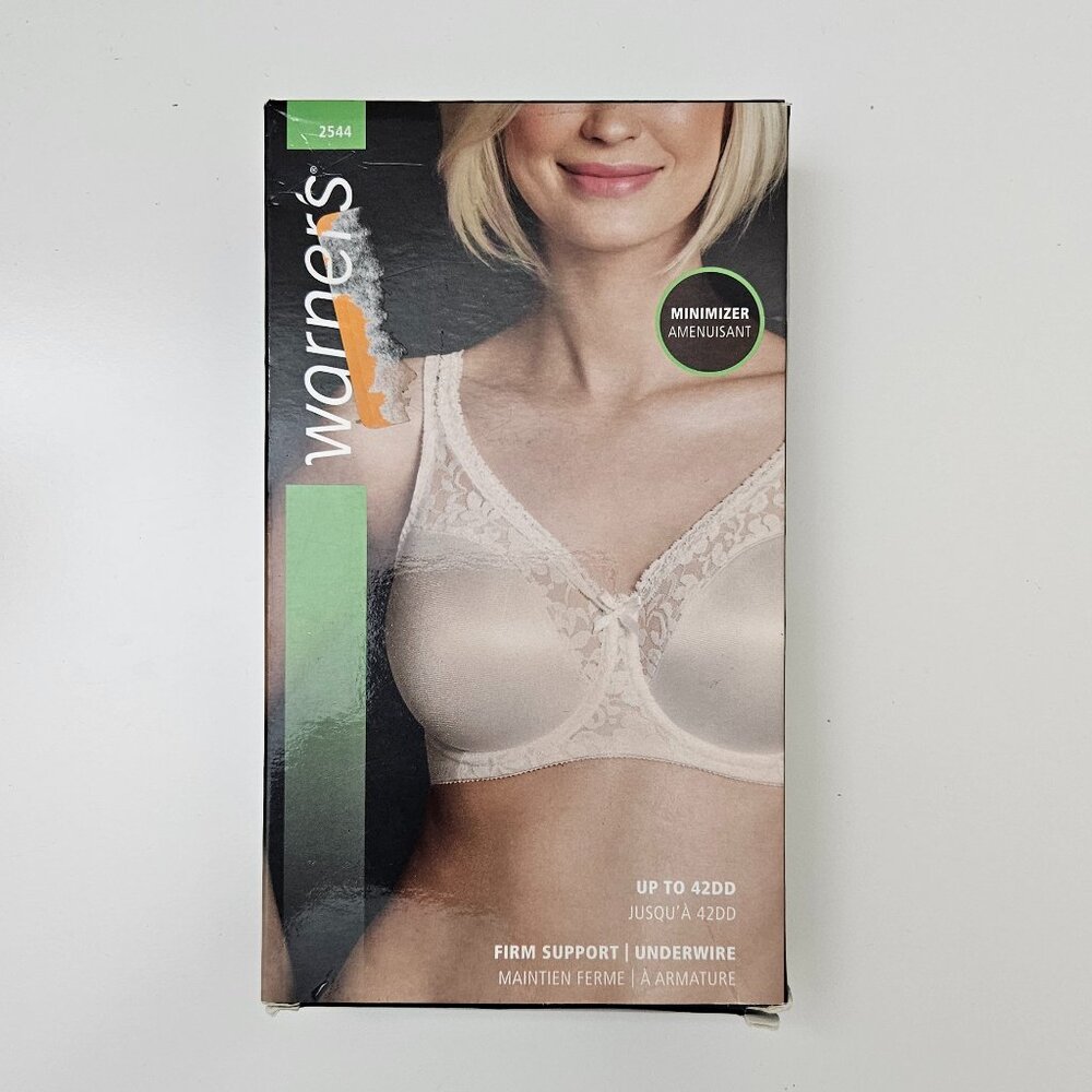 206. Warner's firm support underwire bra. NWT